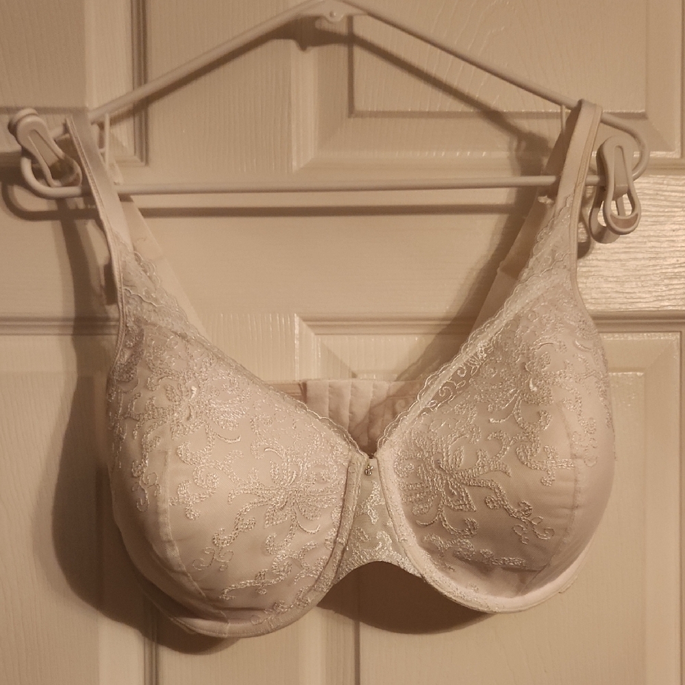 Playtex Embroidered Lace Bra - White